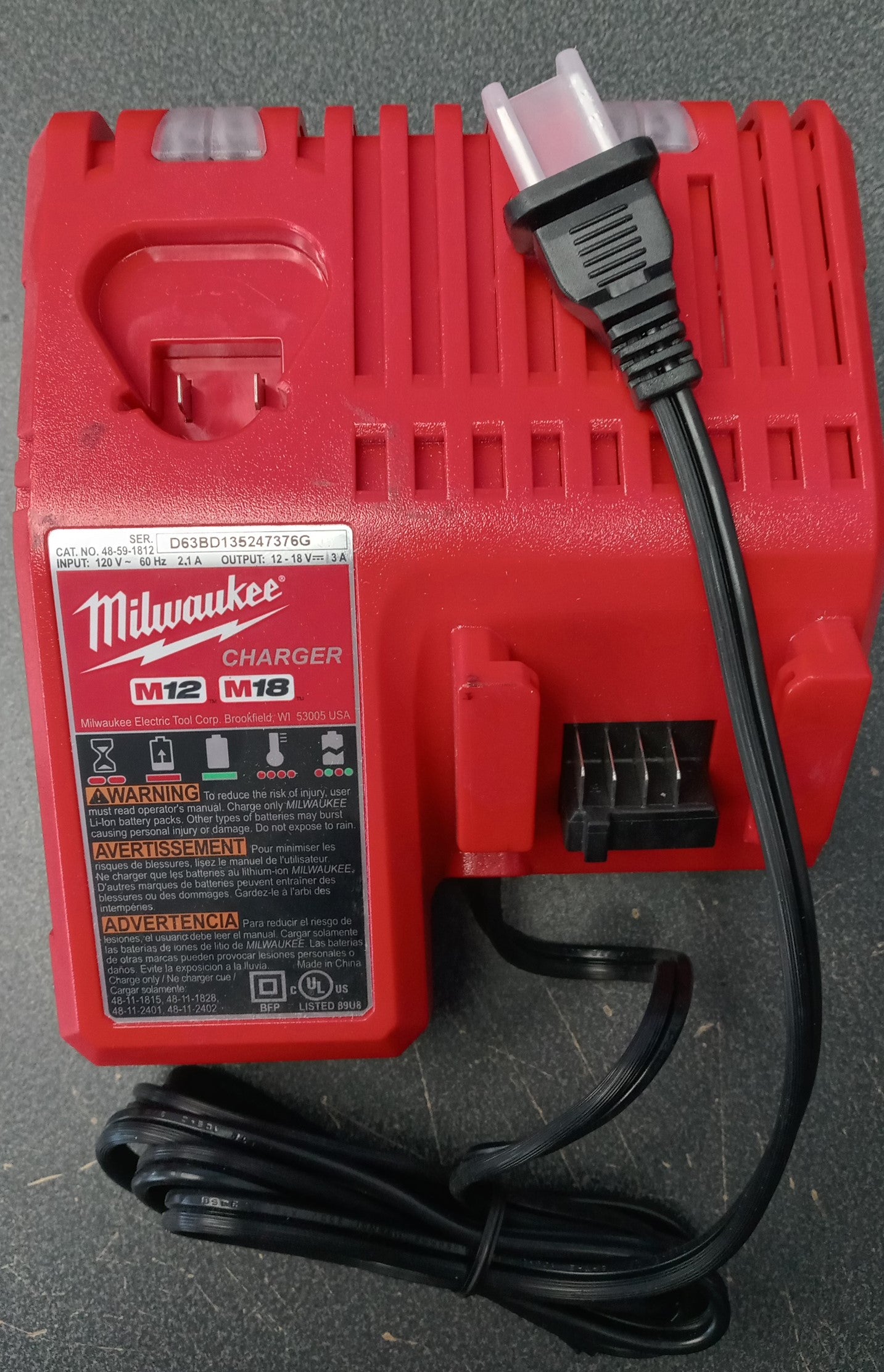 Milwaukee 48-59-1812 M12 & M18 Battery Charging Station